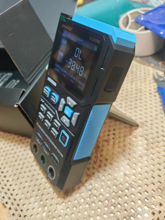 FNIRSI LC1020E преносим цифров тестер за LCR, ESR и полупроводникови компоненти