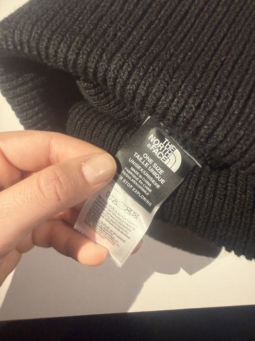Черна North face шапка