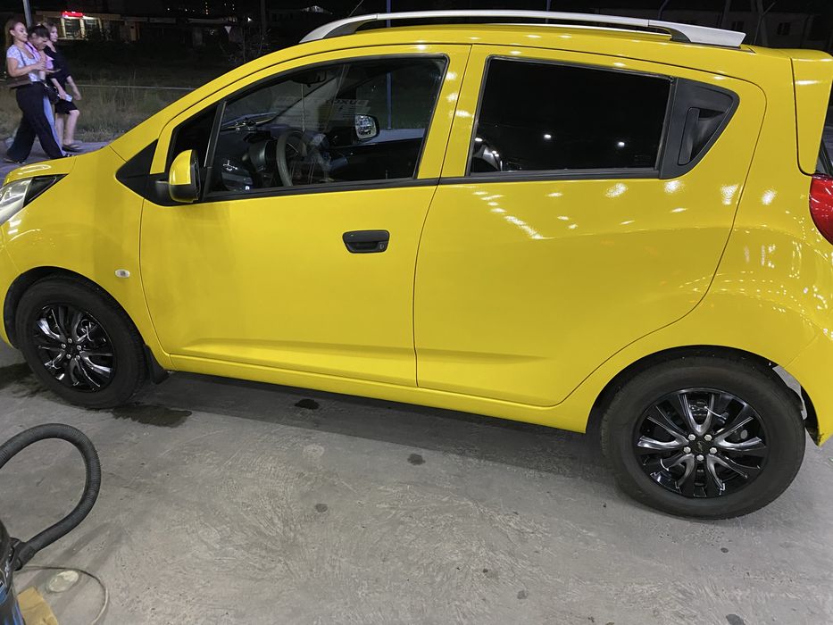 Chevrolet spark sotiladi