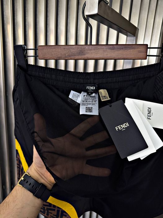 Мъжки бански различни модели