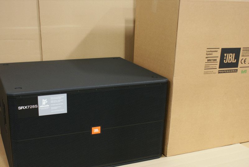 Акустическая система Сабвуфер JBL SRX728S