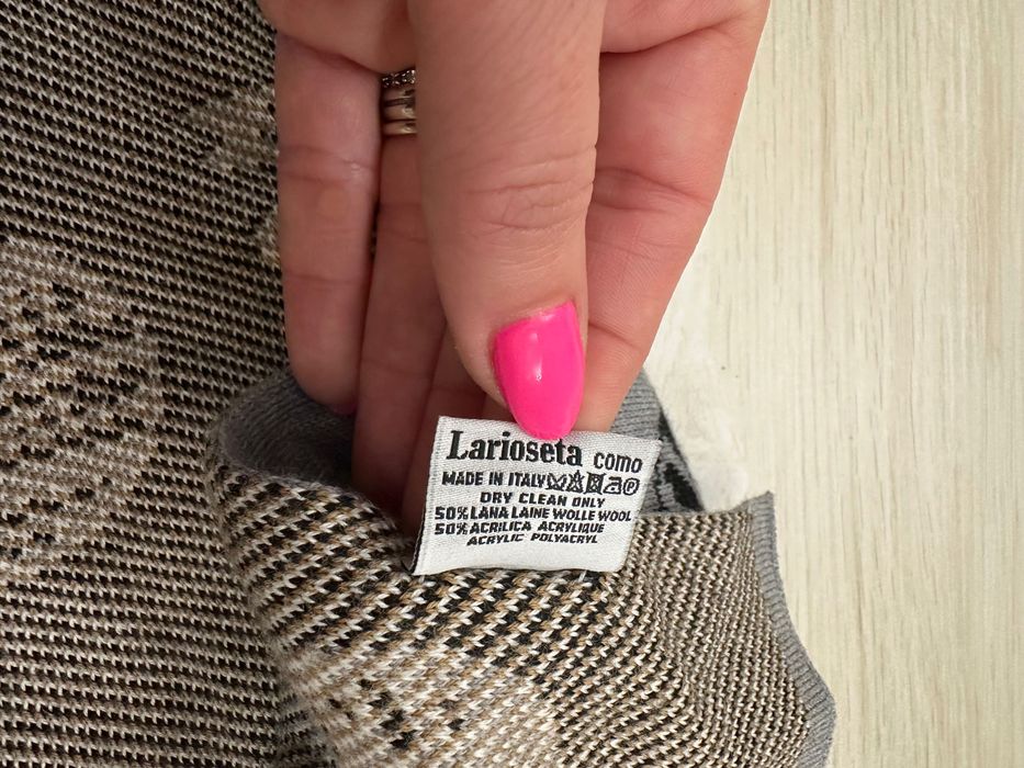 Fular MOSCHINO superb cu 50% lana