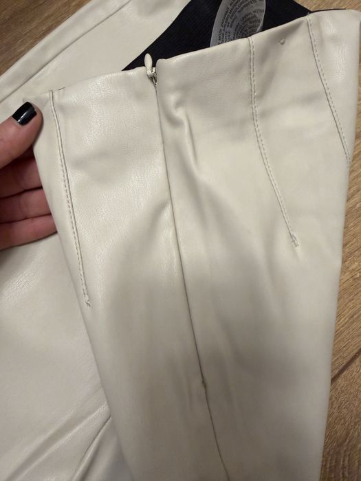 Кожен бежов  клин Zara