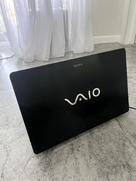 Ноутбук SONY VAIO в хорошем  состоянии intel core 5