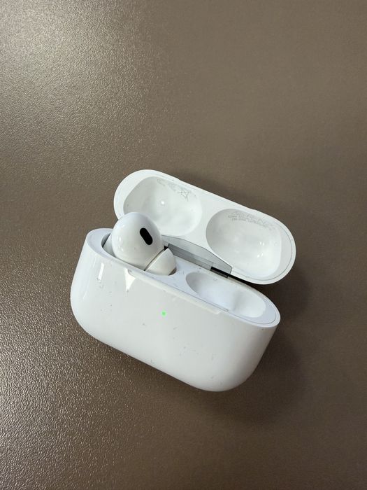 Vând cască AirPods Pro  Gen 1 (stânga) + carcasă de încărcare