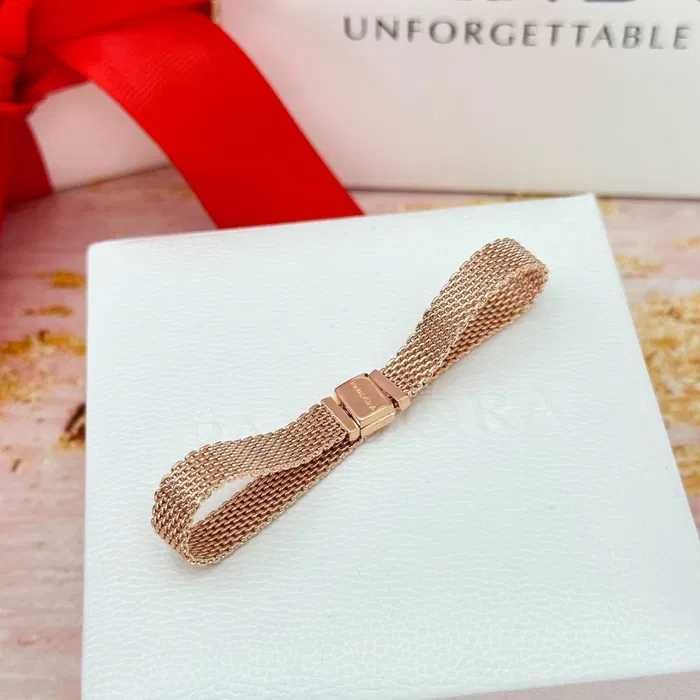 Гривна Пандора|Pandora