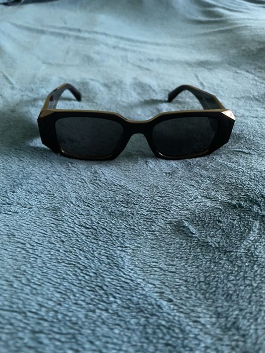 Ochelari de soare prada