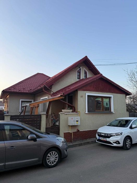 Vând casa pe 3 nivele in Mediaș, cartier Vitrometan, 231m2