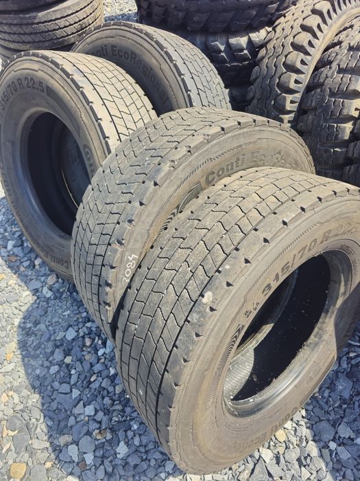 Anvelope de tracțiune și de direcție.