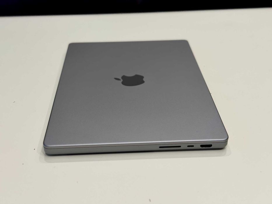 Apple MacBook Pro 14'" M1 Pro, 16 GB RAM, 1 TB
