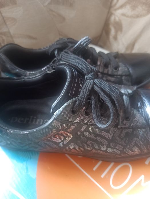 Кроссовки туфли из натуральной кожи фирменные Перлинаа