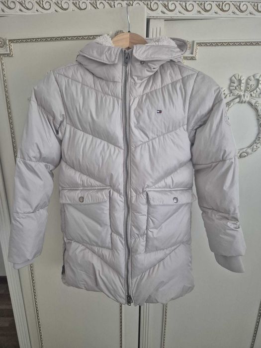 Geacă Tommy Hilfiger fată 140 cm- stare foarte bună