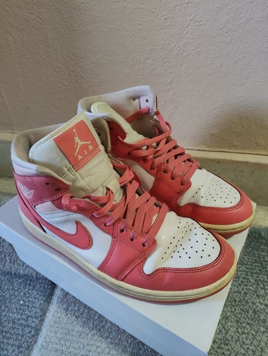 Nike Air Jordan 1 mid
