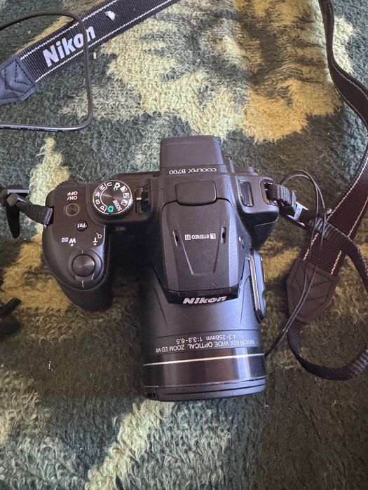 Nikon coolpix b700