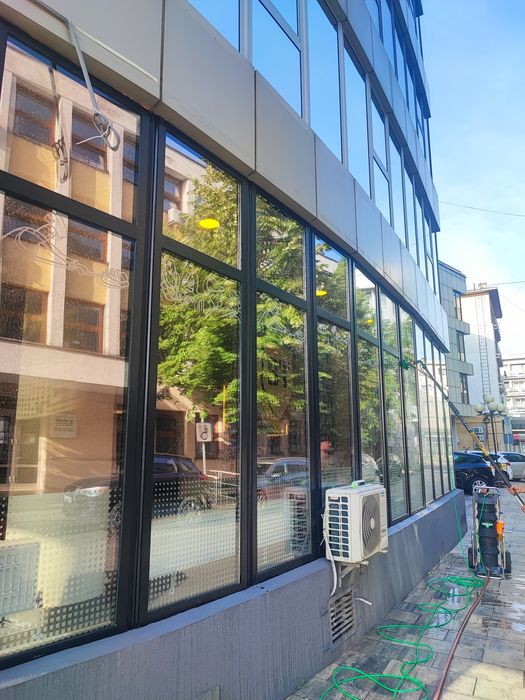 Spălat/curățat geamuri,pavaje hale industriale, acoperișuri