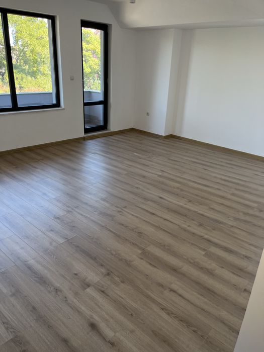 Давам офис под наем за първи наематели