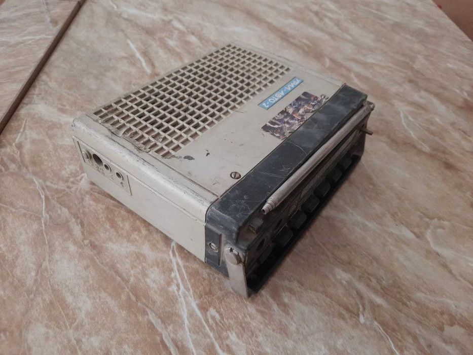 УРАЛ-АВТО-2  Радиопремник сотилади