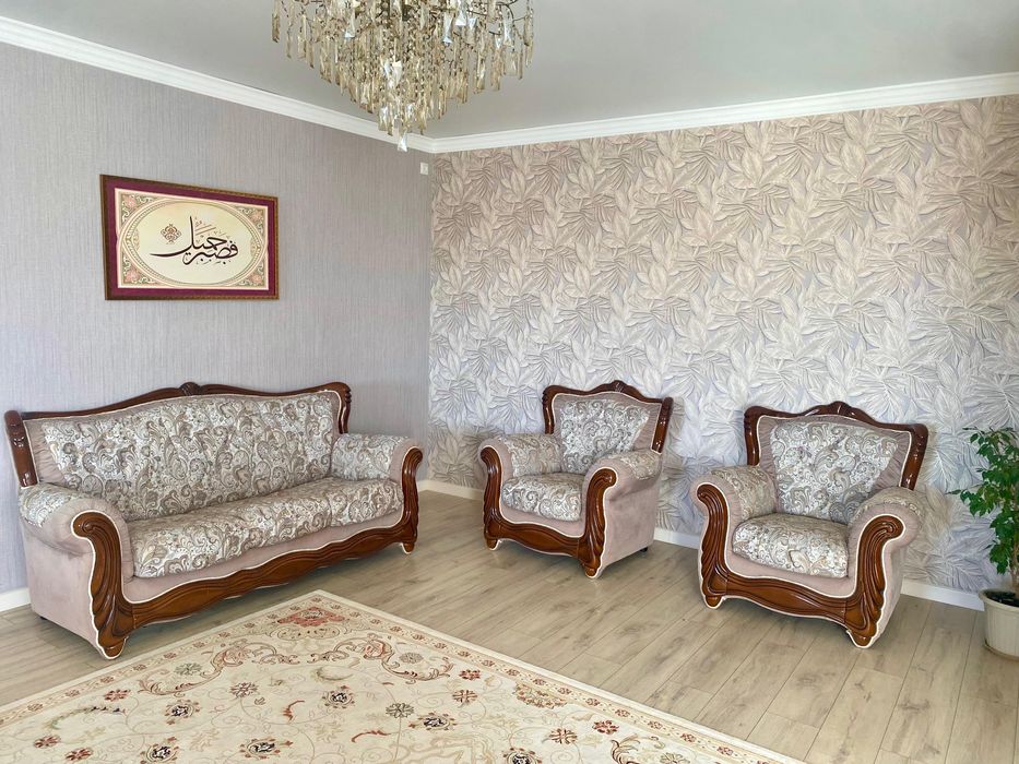 Диван раскоадной с креслами