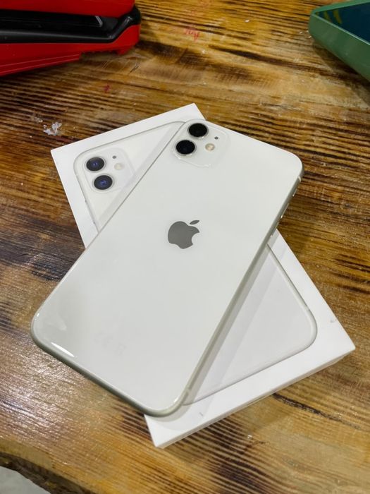 Продам айфон 11 apple 11