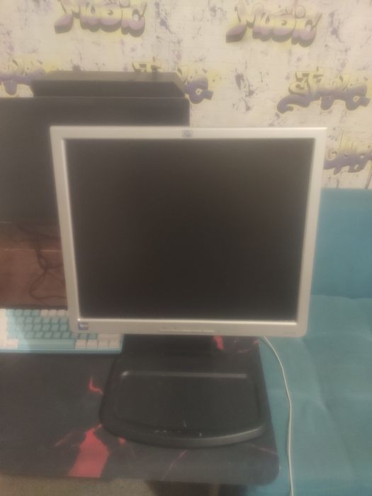 Монитор HP 1740 5:4