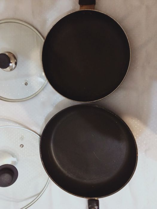 Продам сковородки б/у