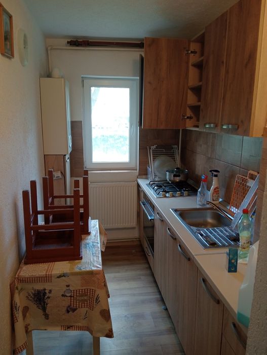 Închiriez apartament