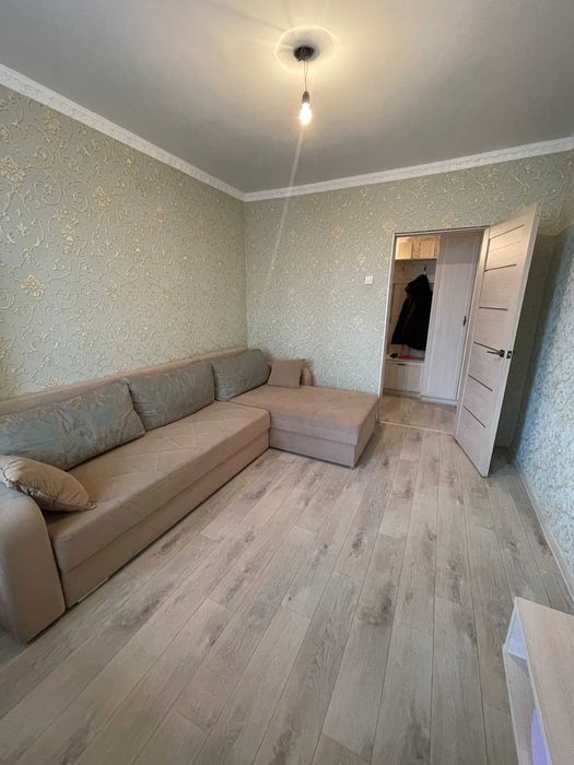 Продам 2 комнатную на 11 микрорайоне