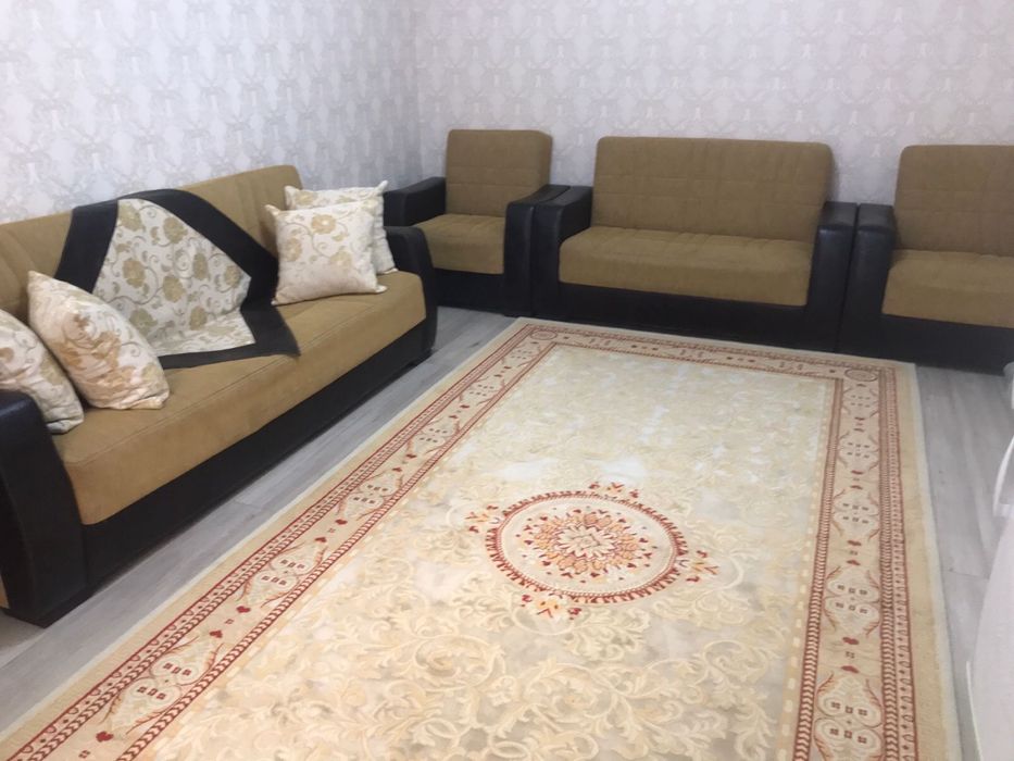 Отличный Диван и кресла