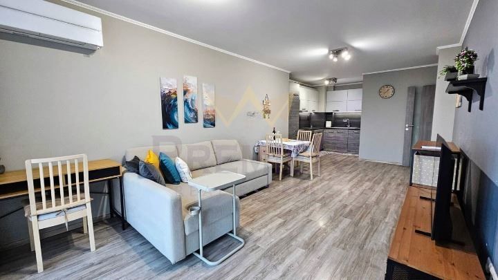 Дава се под наем Двустаен апартамент в Варна, Бриз - 74 кв.м за 765 € - Снимка #2