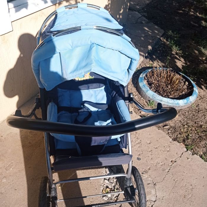 Продам коляску в хорошем состояние.