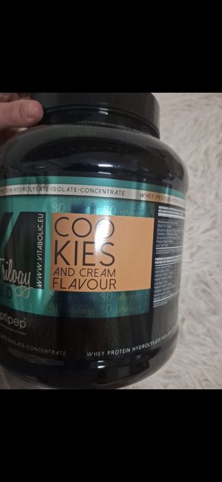 Pudră proteică-cookies and cream