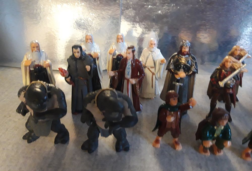 Лот екшън фигури ВЛАСТЕЛИНА НА Пръстените  NLP,Inc.