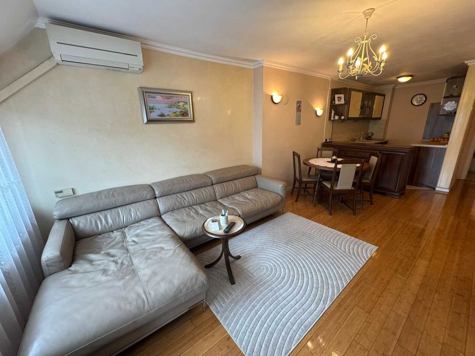 Тристаен апартамент за продажба в близост до ДГ Радост и Борисовата