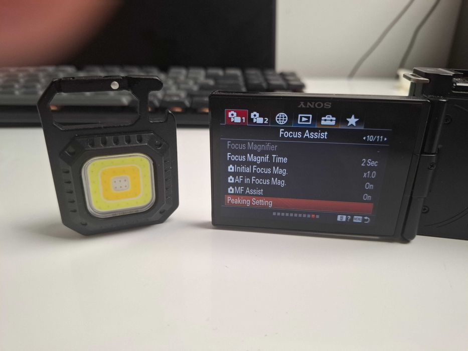 Sony ZV-E10 Body + Mini lampă LED