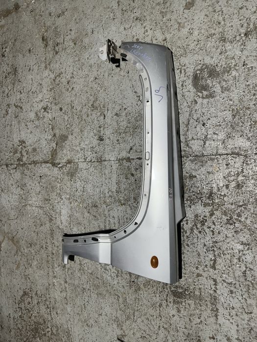 Крылья передние  Jeep Cherokee KJ