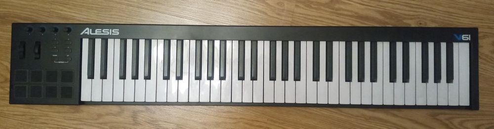 Midi клавиатура alesis v61