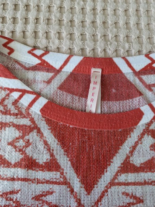 Футболка в пайетках