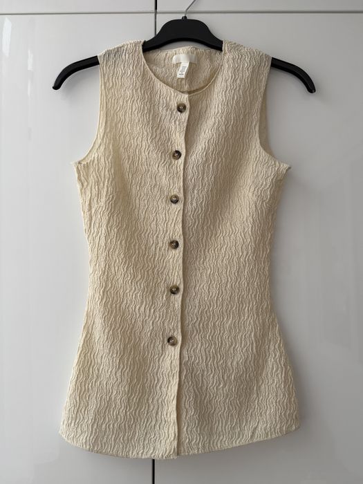 Top vesta H&M cu nasturi