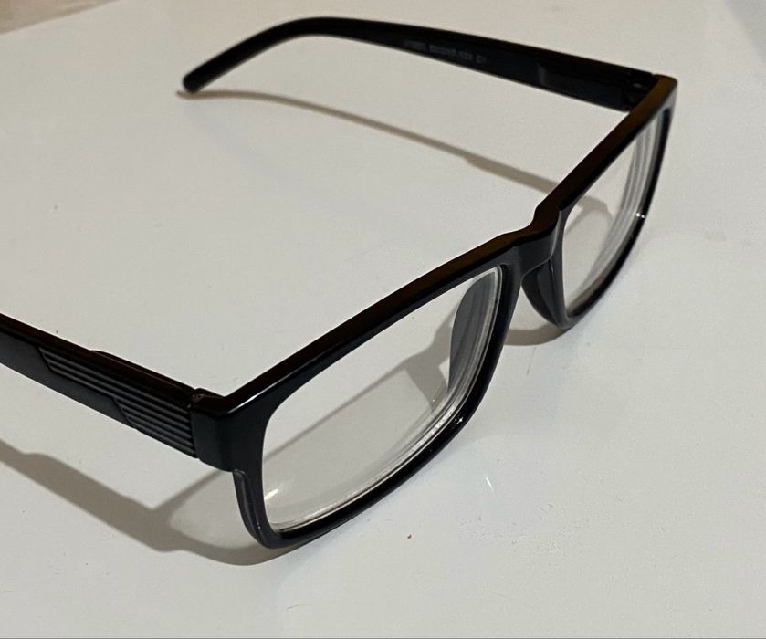 Очки для зрения  (-2)