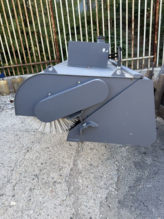 Четка за мини челен товарач