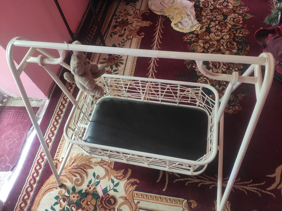 Беланчакли крават ва коляска сотилади