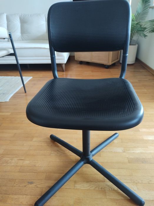 Продавам стол от Икея