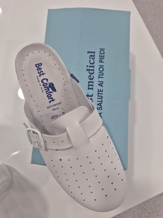 Vand saboti noi confortabili made in ITALY papuci medicali de piele