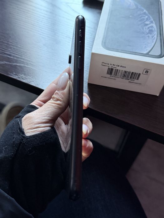 Продам Iphone XR 64gb