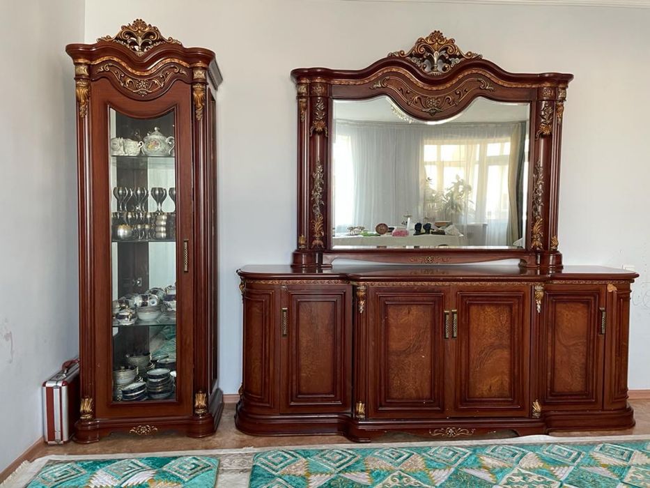 Комплект комод+витрина в гостиную