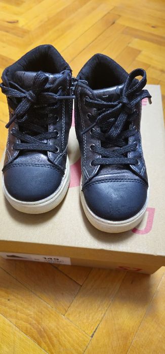 Ghete negre fetite marimea 25 !