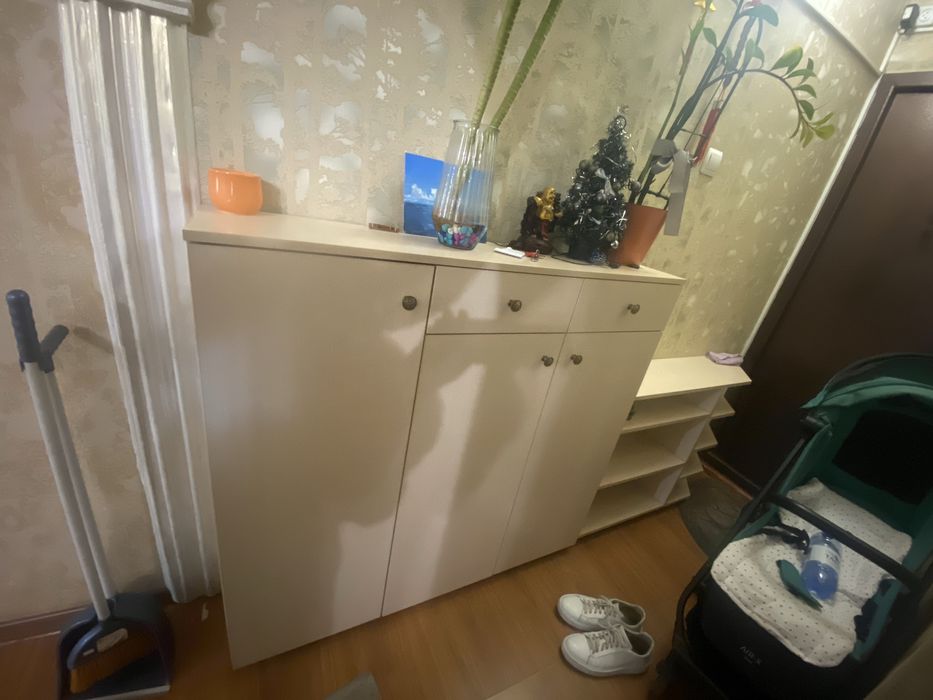 Продам тумбу шкаф для прихожей