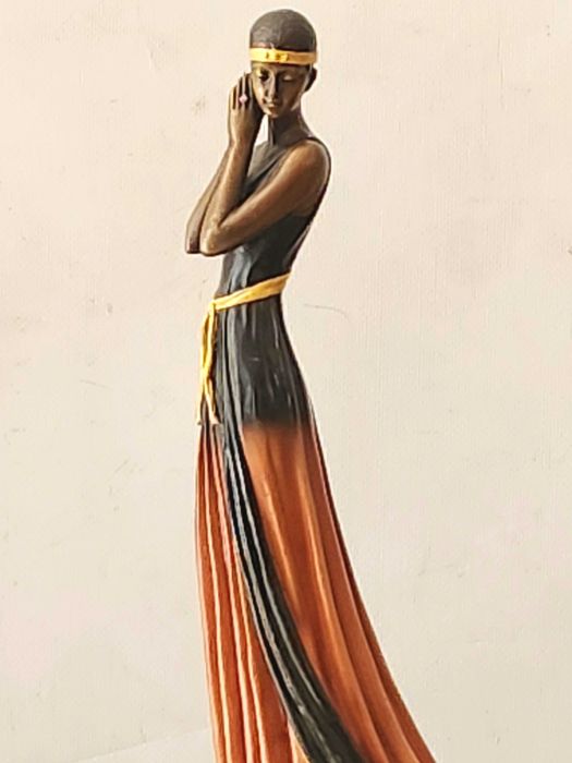 Статуетка „Дама в дълга рокля“ – G. S. Cassel, France