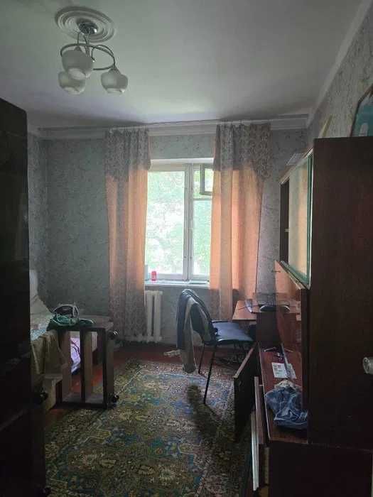4-комнатная квартира у метро «М. Горького»