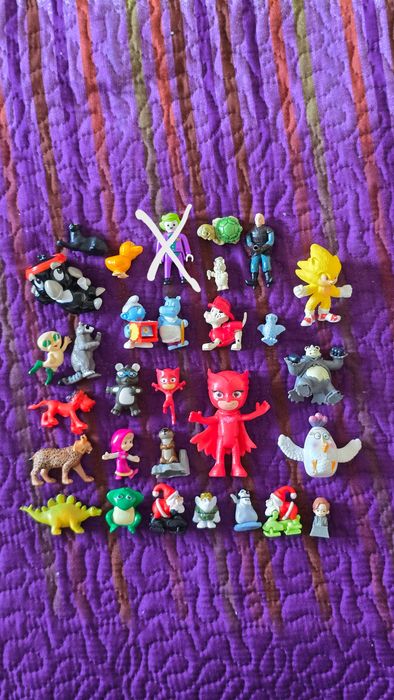 Lot figurine jucării — Kinder Surprise + Pokémon Takara Tomy (35+ buc)
